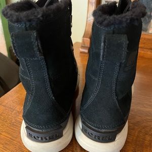 Women’s Sorrel water period hiking/snow boots